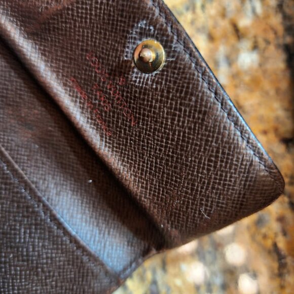 Louis Vuitton Key Holder - Picture 11 of 11